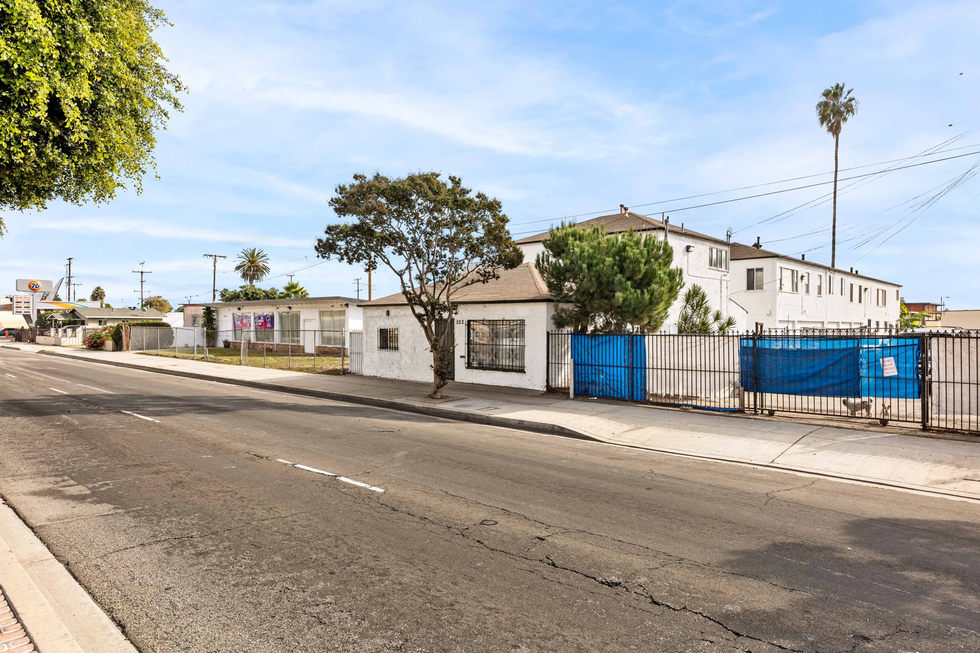 518 W Rosecrans property photo 3