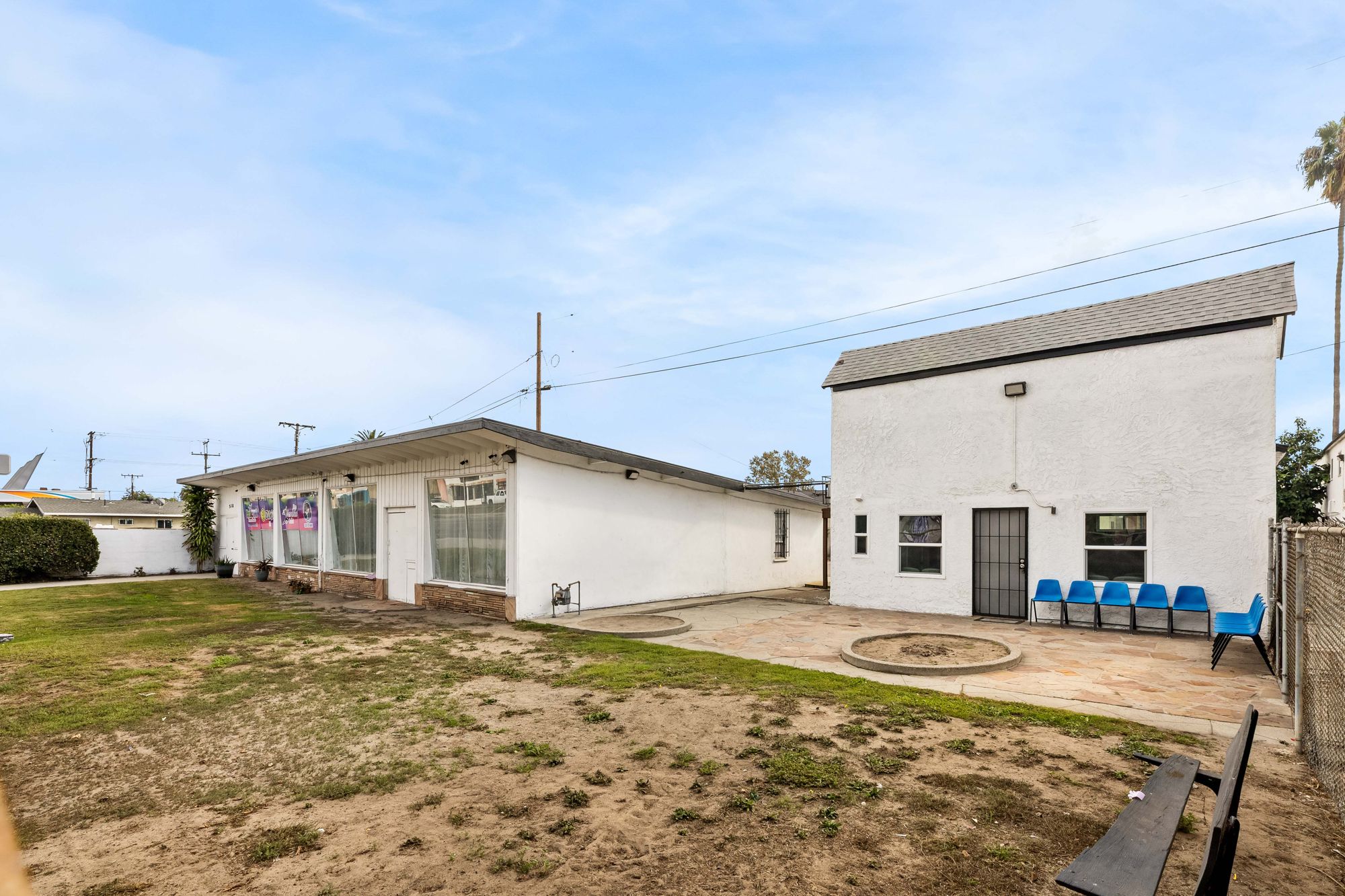 518 W Rosecrans property photo 4