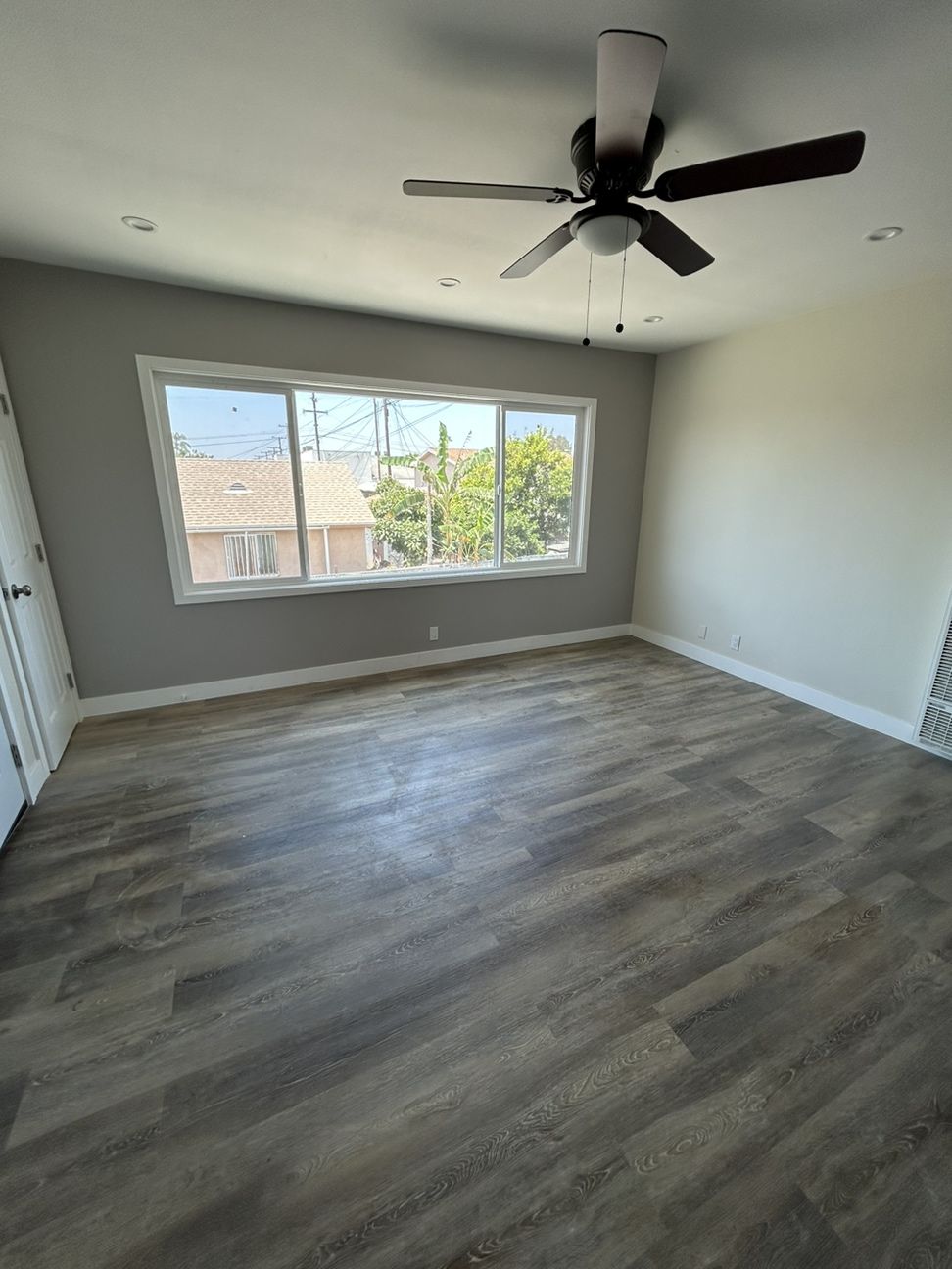 518 W Rosecrans property photo 6